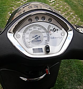 Prodám skútr Piaggio Liberty 125, r.v. 2016 - 9