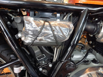 Royal Enfield Interceptor 650 - 9