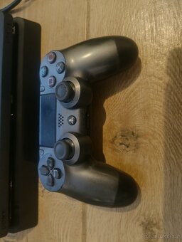 PLAYSTATION 4 + DOKOVACÍ STANICE+DUALSHOCK - 9