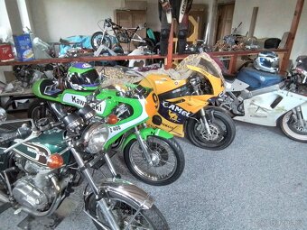 Závodní Kawasaki Z 400 - 9