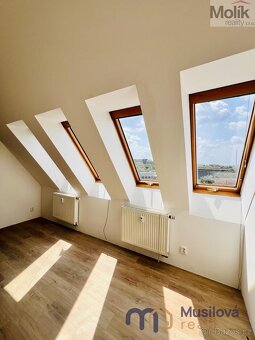 Pronájem bytu 2+1 73 m2 - 9