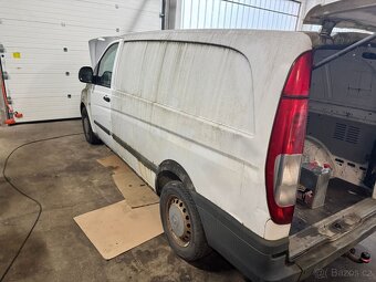 Mercedes-Benz Vito W639: bedna - 9