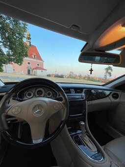 MERCEDES BENZ CLS 320 CDI - 9