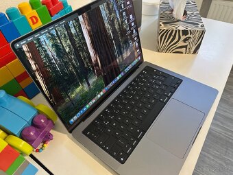 MacBook Pro M2 14" 512GB 16GB RAM - 9