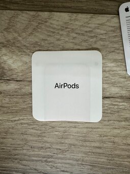 Apple AirPods 4 (bez ANC) - 9