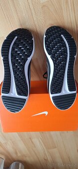 NOVÉ sportovní boty Nike Cosmic Runner vel. 39 - 9