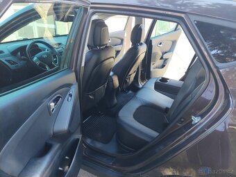 Hyundai ix35 2.0CRDi 4x4-Koup.ČR,CEBIE, SERVISKA, PO SERVISU - 9