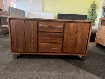 Krásná NOVÁ hnědá Komoda masivní Akácie 147cm - 9