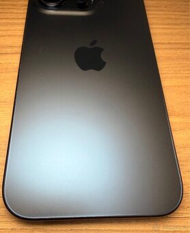 iPhone 15 Pro 256 GB modrý - 9