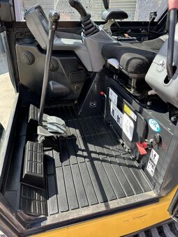 Minibagr Yammar SV18 - 9
