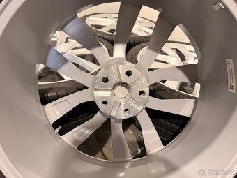 originální Tesla Model S 1075749-00-C r21 Arachnid - 9