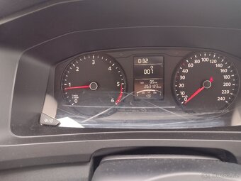 Volkswagen Transporter T6 2.0TDI - 9