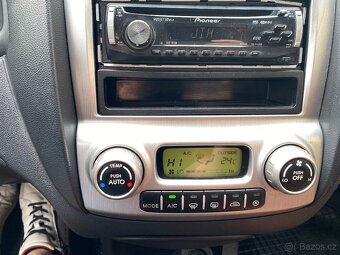 Kia Sportage 2.0 16V 4WD – na opravu nebo na díly - 9