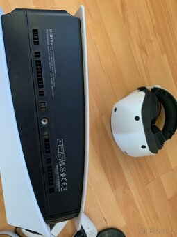 Prodám PlayStation 5 + PS VR2 + příslušenství - 9