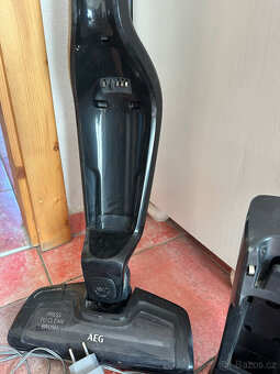Bezsáčkový vysavač AEG CX7 - 9