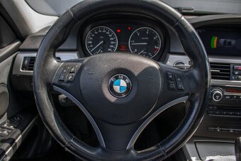 BMW Rad 3 Touring 320d 184k xDrive A/T - 9