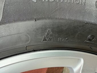 Audi A6 Originál zimní sada 225/60R17 7,5x17 ET36 - 9