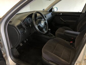 VOLKSWAGEN BORA 1.6i - 9