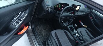 Prodám Hyundai i30 Fastback 1,6 CRDi MHEV v záruce - 9