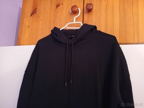 Černá oversized mikina/šaty s kapucí - 9