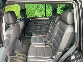 VW Touran 2.0 TDI DSG 7-míst 2004 - 9