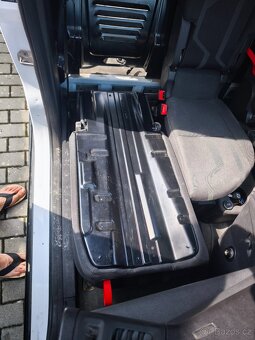 Ford transit connect - 9