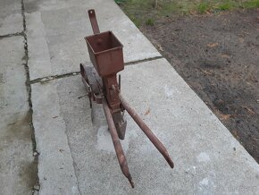 Secí stroj - 9