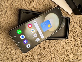 Samsung Galaxy Z Flip 5 256Gb - 9
