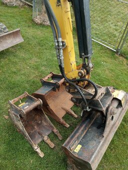 Minibagr Yanmar SV18 - 9