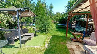 Stavební pozemek se zahradou - 9