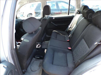 Volkswagen Golf 1,6 16V-HNED ODJÍŽDÍTE - 9