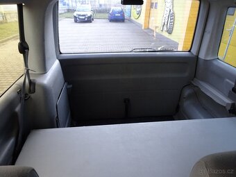 VW Caravelle 2.5 TDi, Automat - 9