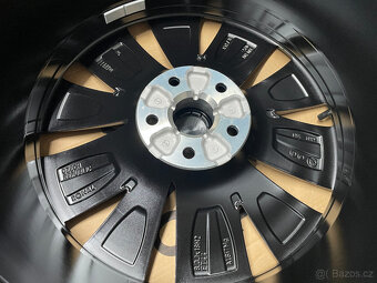 NOVÁ SADA ŠKODA SUPERB 3 PROPUS 235/45/18 94W SEALTECH - 9