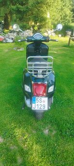 Vespa 300 GTS české SPZ - 9