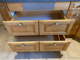 Masivní kuchyňská linka z Německa se spotřebiči - 9