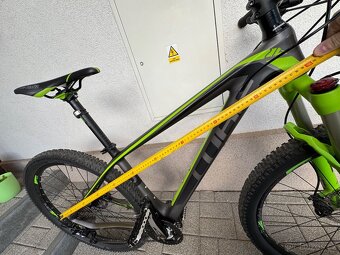 CUBE REACTION 27,5 lehčené 11,85Kg, CARBON, TOP STAV - 9