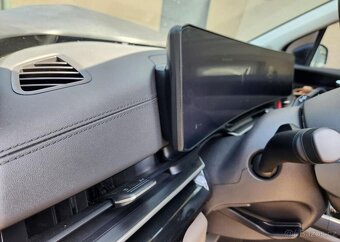 Kia Carnival 2.2-NOVÝ MODEL-7míst - 9