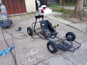 Dobová závodní motokára informace - 9