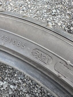 Nokian Tyres Powerproof SUV 295/35 R21 - 9