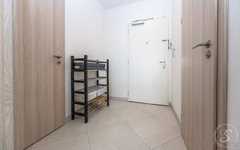Pronájem bytu 1+kk • 76 m² - 9