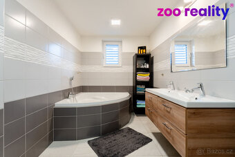 Prodej rodinného domu 353m2, pozemek 772m2 - 9