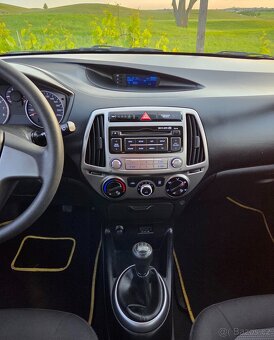 Hyundai i20 1.25 16V 62KW/84PS R.V.08/2012 - 9