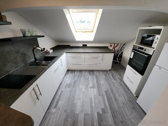 Prodej rodinného domu, 6+2, 261 m2, pozemek 1939 m²,Skalička - 9