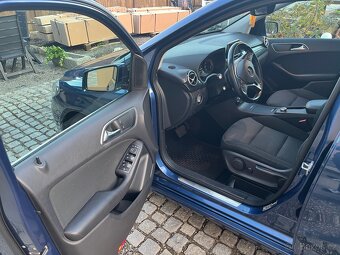 Mercedes Benz B180 - 9