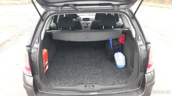 Opel Astra H Caravan 1.8 benzin 103kW - 9