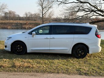 Chrysler Pacifica - 9