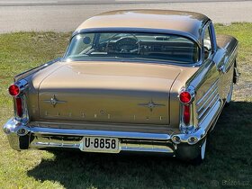 Oldsmobile Super 88 Holiday hardtop coupe - 9