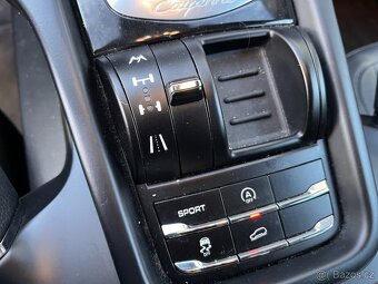 PORSCHE CAYENNE rok 2011 - 9