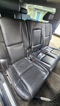 Cadillac Escalade ESV - 9