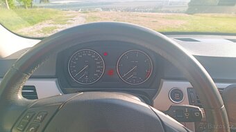 BMW E90 325d - 9